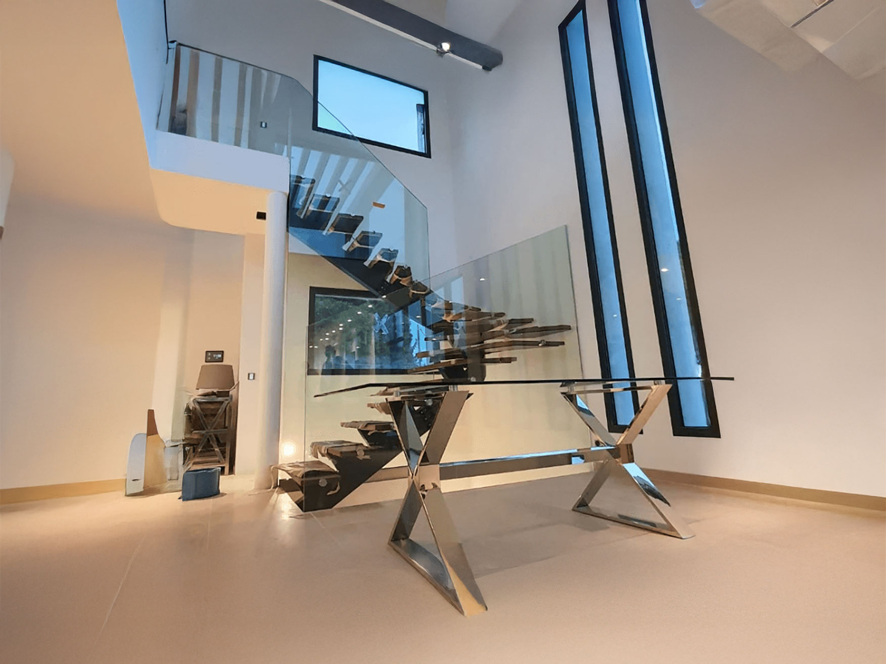 Escalier-metal-et-garde-corps-verre-Nice